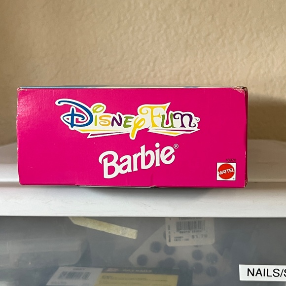 Disney Fun Barbie - 5th Edition - Picture 6 of 6